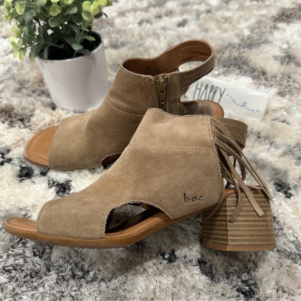 B.o.c Verona Tan Suede Peep Toe Block
Sandals with Tassels
